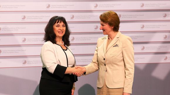 From left to right: Ms Vanya Kastreva-Monova, Deputy Minister of Education and Science of Bulgaria; Ms Mārīte Seile, Latvian Minister for Education and Science. Photo: EU2015.LV