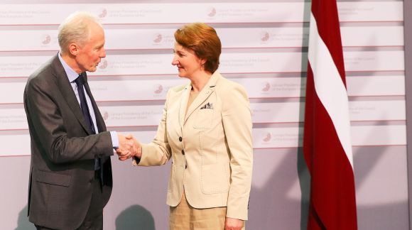 From left to right: Mr Michel Servoz, Director General; Ms Mārīte Seile, Latvian Minister for Education and Science. Photo: EU2015.LV