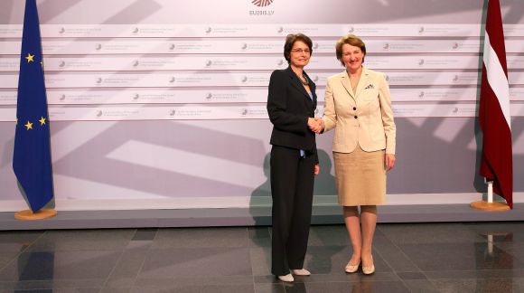 From left to right: Ms Marianne Thyssen, Commissioner for Employment, Social Affairs, Skills and Labour Mobility; Ms Mārīte Seile, Latvian Minister for Education and Science. Photo: EU2015.LV