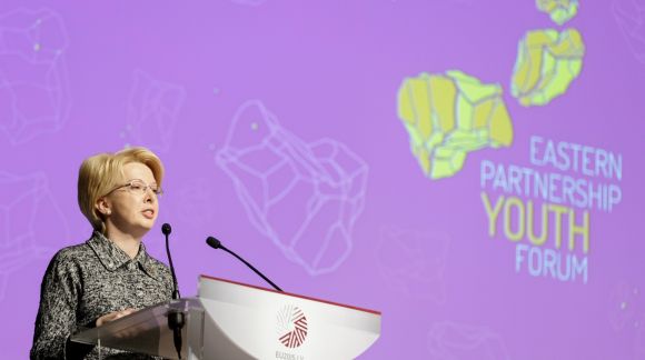 Saeimas priekšsēdētāja Ināra Mūrniece. © EAPYF2015