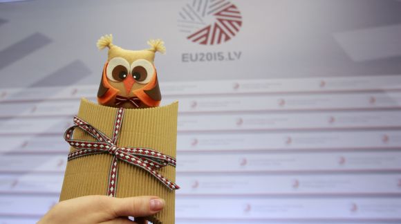 Owls as souvenirs for the Heads of Delegation coming to the informal meeting of the European Union Ministers for Labour and Social Affairs. Photo: EU2015.LV