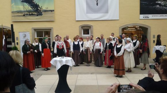 L’inauguration officielle de la Semaine de la Lettonie. Le chœur «Meluzīna». Photo : EU2015.LV