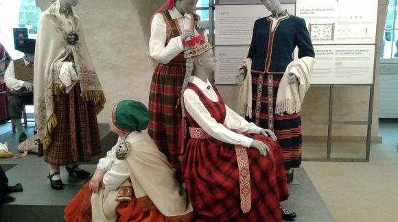 Exposition intitulée «Ornaments of the Latvian Soul in Clothing, Music, Song and Dance» Photo : EU2015.LV