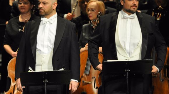 No kreisās:  tenors Džordžo Berrudži (Giorgio Berrugi) un bass Rikardo Dzanellato (Ricardo Zanellato). Foto © Agnese Tauriņa
