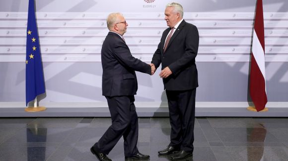 From left to right: Mr Albert Jan Maat, President of COPA; Mr Jānis Dūklavs, Latvian Minister for Agriculture. Photo: EU2015.LV