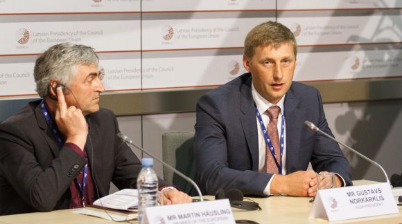 From left to right: Mr Martin Häusling, Member of the European Parliament, Rapporteur for the Legislative Proposal for the New Organic Regulation; Mr Gustavs Norkārklis, Board Chairman of the Association of Latvian Organic Agriculture. Photo: EU2015.LV