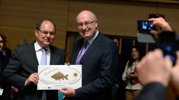 From left to right: Mr Christian Schmidt, German Federal Minister for Food and Agriculture; Mr Phil Hogan, Member of the European Commission. Photo: © European Union