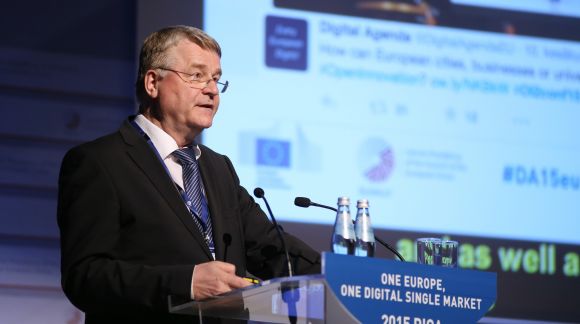 Ziņojums par "Open Innovation 2.0, 2015 Espoo". Marku Markkula, Eiropas Reģionu komitejas priekšsēdētājs. Foto: EU2015.LV