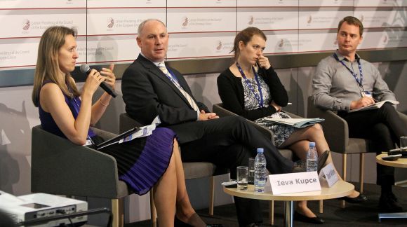 WS1: Building Trust and Confidence online. Panel 2: Good practices and Responsible Disclosure. Photo: EU2015.LV