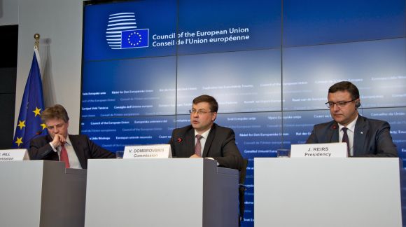 EC Comissioner for Financial Stability, Financial Services and Capital Markets Union Jonathan Hill, EC Vice-President for the Euro and Social Dialogue Valdis Dombrovskis and Minister for Finance of Latvia Jānis Reirs. © European Union