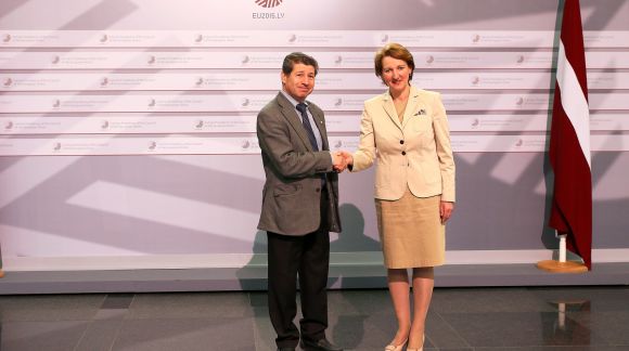 From left to right: Mr Ilias Margadji, Director of Secondary Technical and Vocational Education, Ministry of Education and Culture of Cyprus; Ms Mārīte Seile, Latvian Minister for Education and Science. Photo: EU2015.LV