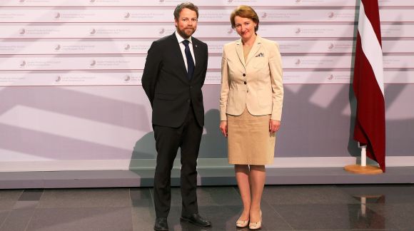 From left to right: Mr Torbjørn Røe Isaksen, Minister of Education and Research of Norway; Ms Mārīte Seile, Latvian Minister for Education and Science. Photo: EU2015.LV