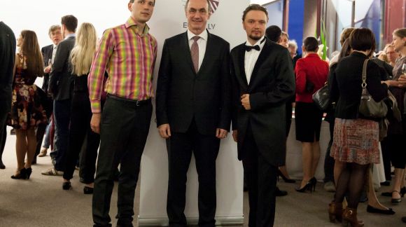 From left to right: Pianist Reinis Zariņš, Latvia’s Ambassador to the Council of Europe Rolands Lappuķe and conductor Ainārs Rubiķis . Photo: Permanent Representation of Latvia to the Council of Europe