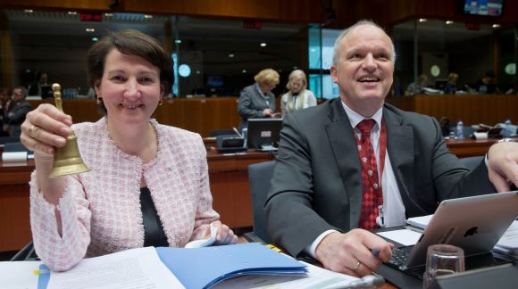 From left to right: Ms. Marite Seile, Latvian Minister for Education and Science; Mr Carsten Pillath, Director General for Economic Affairs and Competitiveness. © European Union