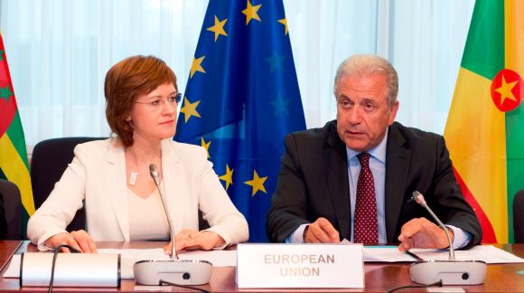 From left to right: Ms. Zanda KALNINA-LUKASEVICA, State Secretary, Latvian Ministry of Foreign Affairs; Mr Dimitrios AVRAMOPOULOS, Member of the European Commission. © European Union